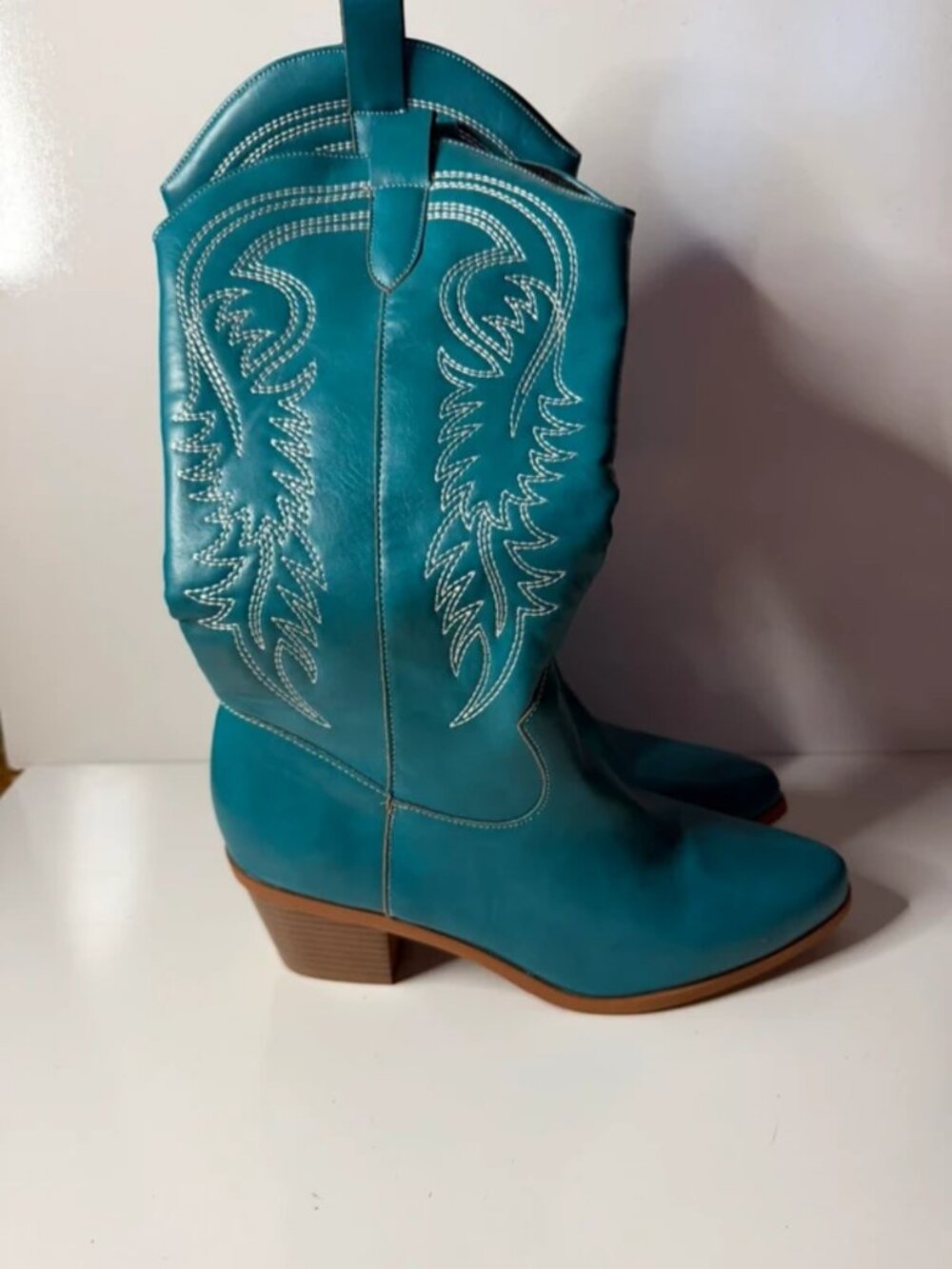 “Cowgirl” boots